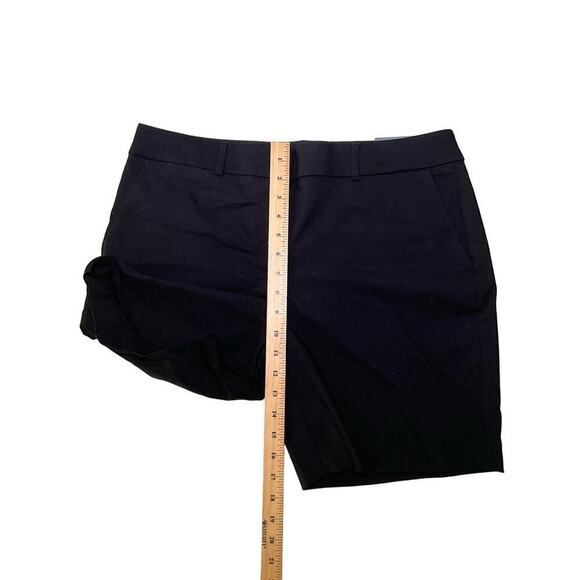 Van Heusen Super Stretch Bermuda Short Women's 12 Black Slash Pocket Flat Front - Picture 5 of 6
